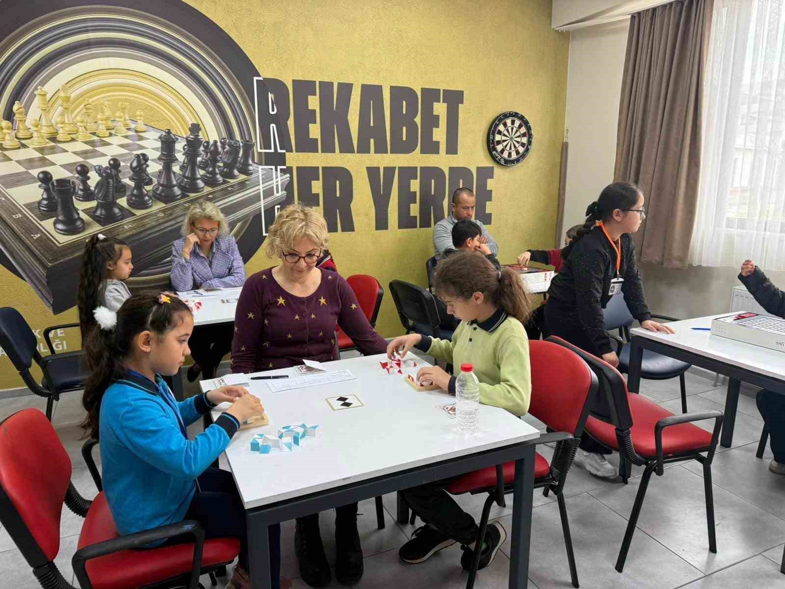 Türkiye Akıl ve Zeka Oyunları İlçe Turnuvaları başladı
