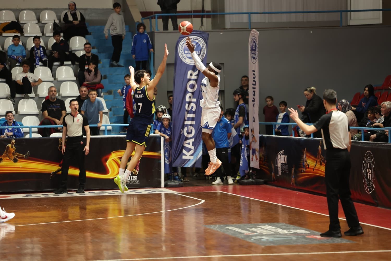 Türkiye Basketbol Ligi: Kocaeli BŞB Kağıtspor: 73 - Fenerbahçe Koleji: 84
