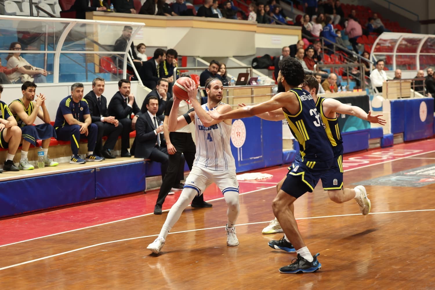 Türkiye Basketbol Ligi: Kocaeli BŞB Kağıtspor: 73 - Fenerbahçe Koleji: 84

