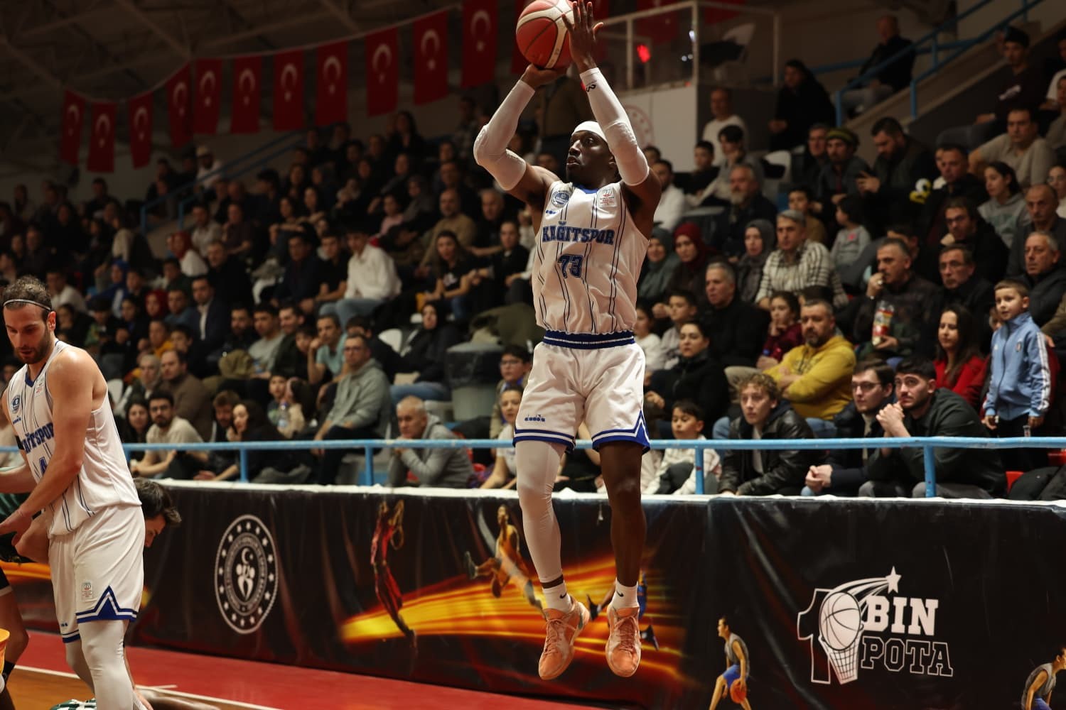 Türkiye Basketbol Ligi: Kocaeli BŞB Kağıtspor: 99 - Haremspor: 97
