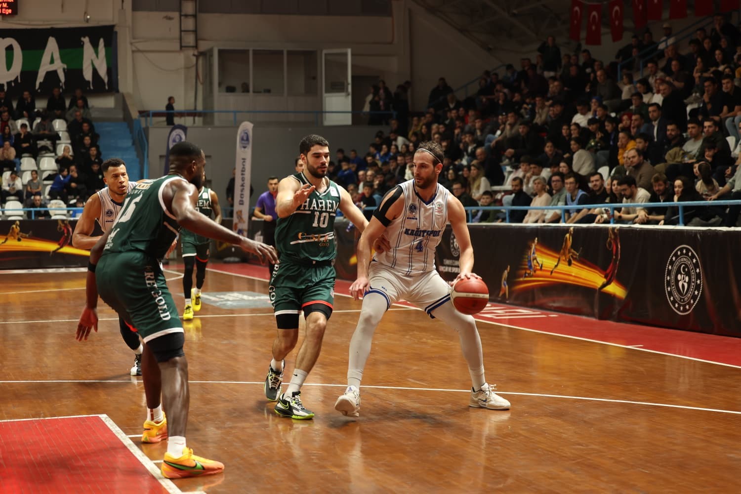 Türkiye Basketbol Ligi: Kocaeli BŞB Kağıtspor: 99 - Haremspor: 97
