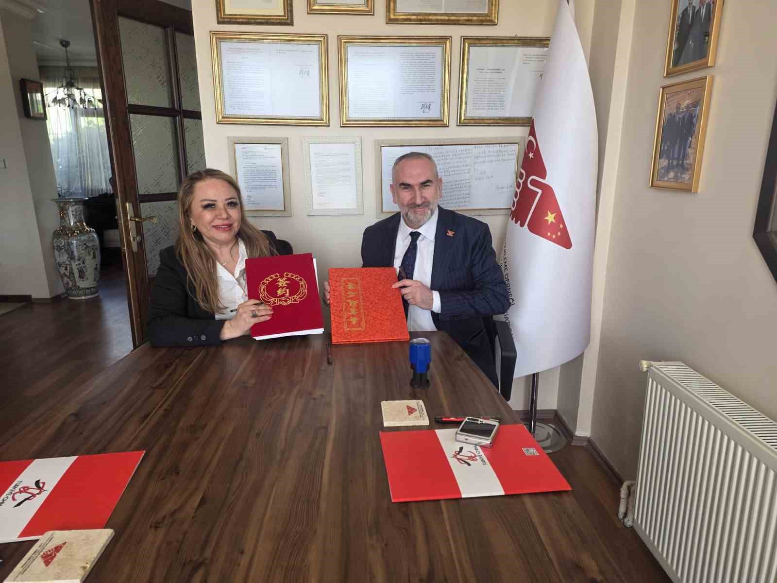 Türkiye - Çin arasında "Sağlık, Sanayi ve Ticarette Stratejik" iş birliği protokolü imzalandı
