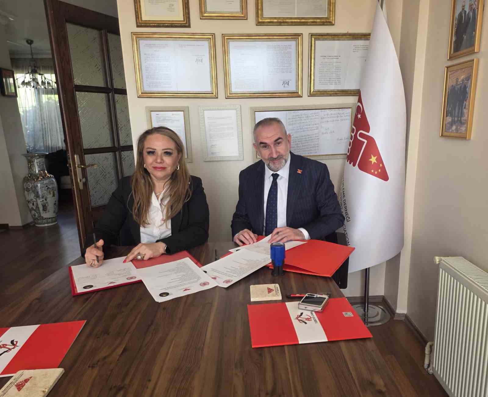 Türkiye - Çin arasında "Sağlık, Sanayi ve Ticarette Stratejik" iş birliği protokolü imzalandı
