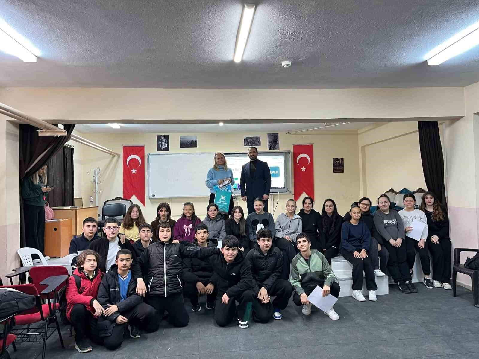 Türkiye Gençlik Vakfı’ndan ortaokul öğrencilerine ödüllü yarışma
