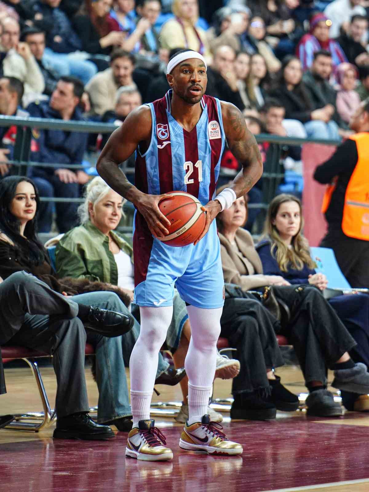 Türkiye Sigorta Basketbol Süper Ligi: Trabzonspor: 71 - Bahçeşehir Koleji: 81
