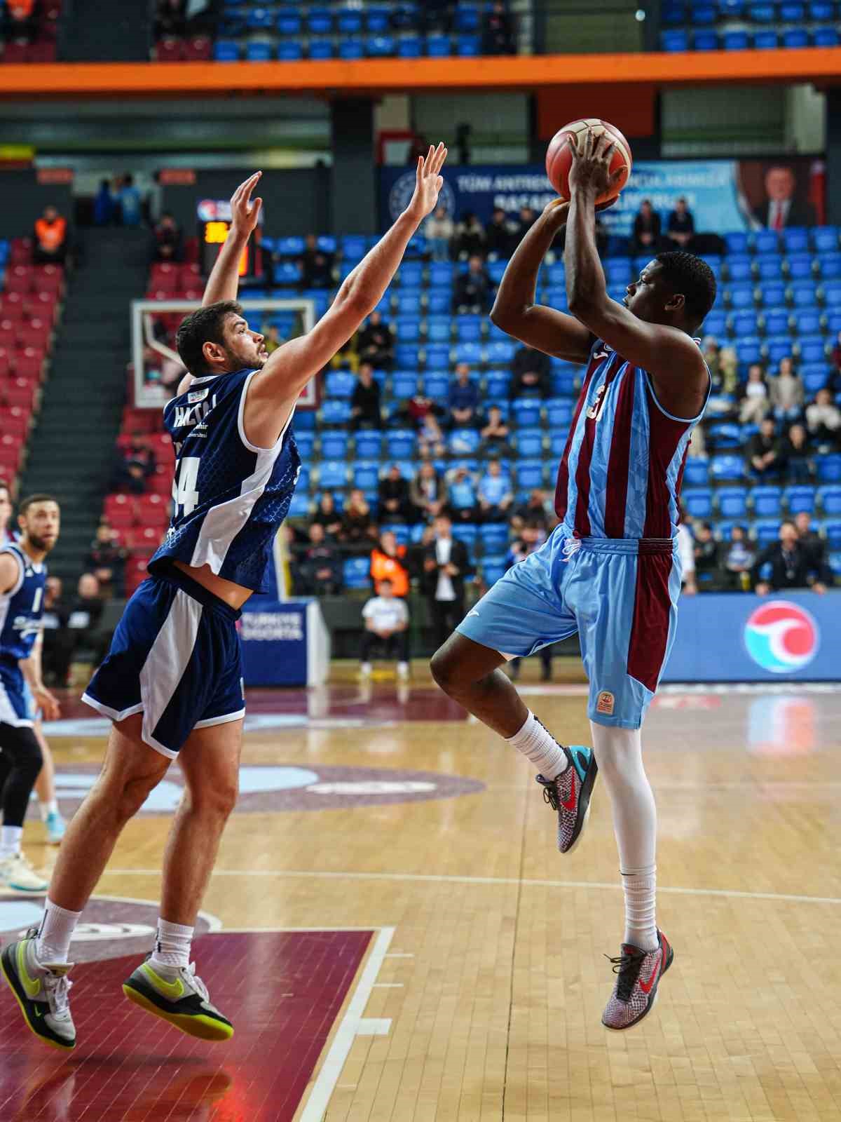 Türkiye Sigorta Basketbol Süper Ligi: Trabzonspor: 71 - Bahçeşehir Koleji: 81
