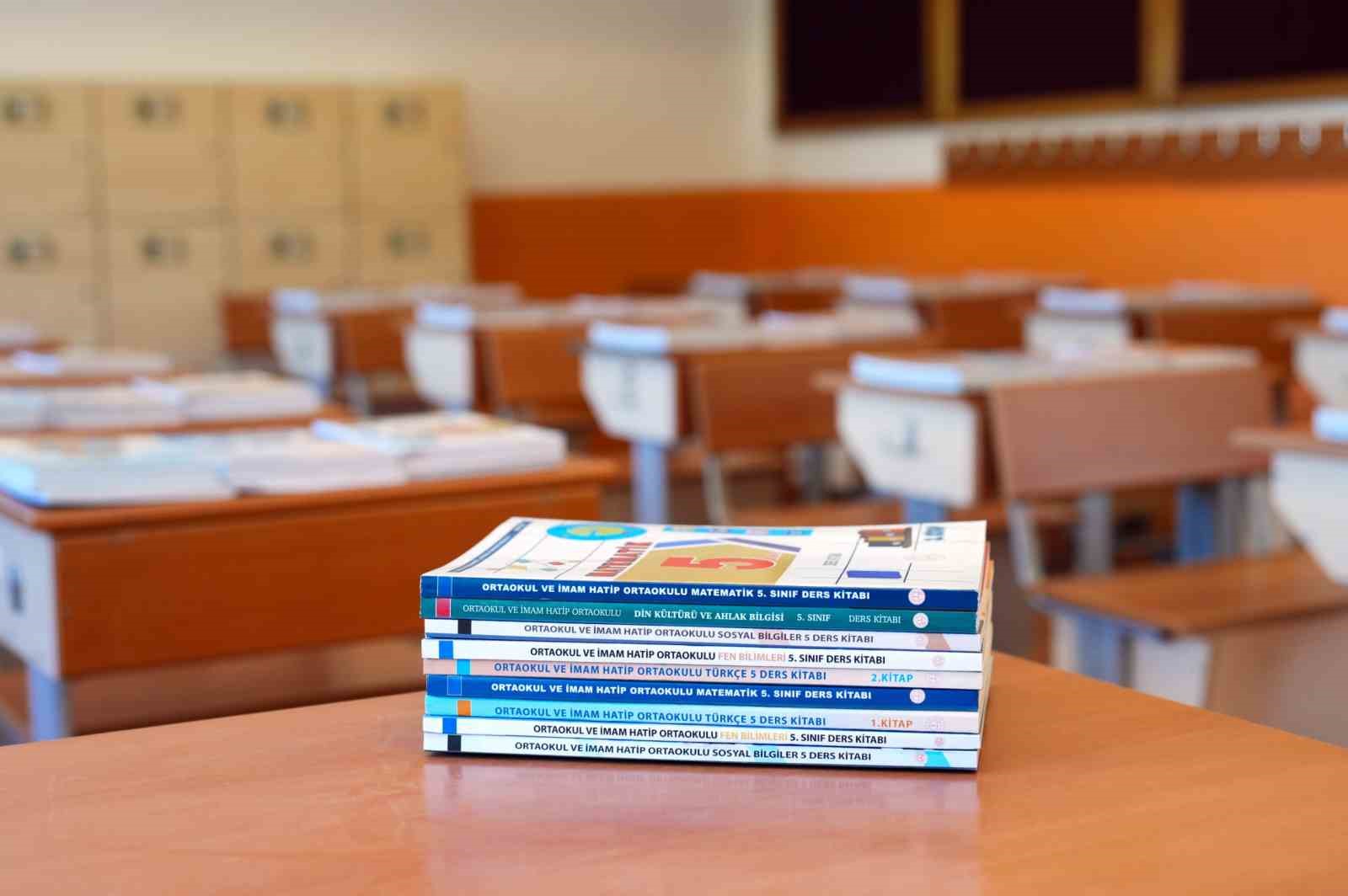 Türkiye Yüzyılı Maarif Modeli’ne uygun diye satılan kitapların, yapılan incelemeler sonucu uygun olmadığı görüldü
