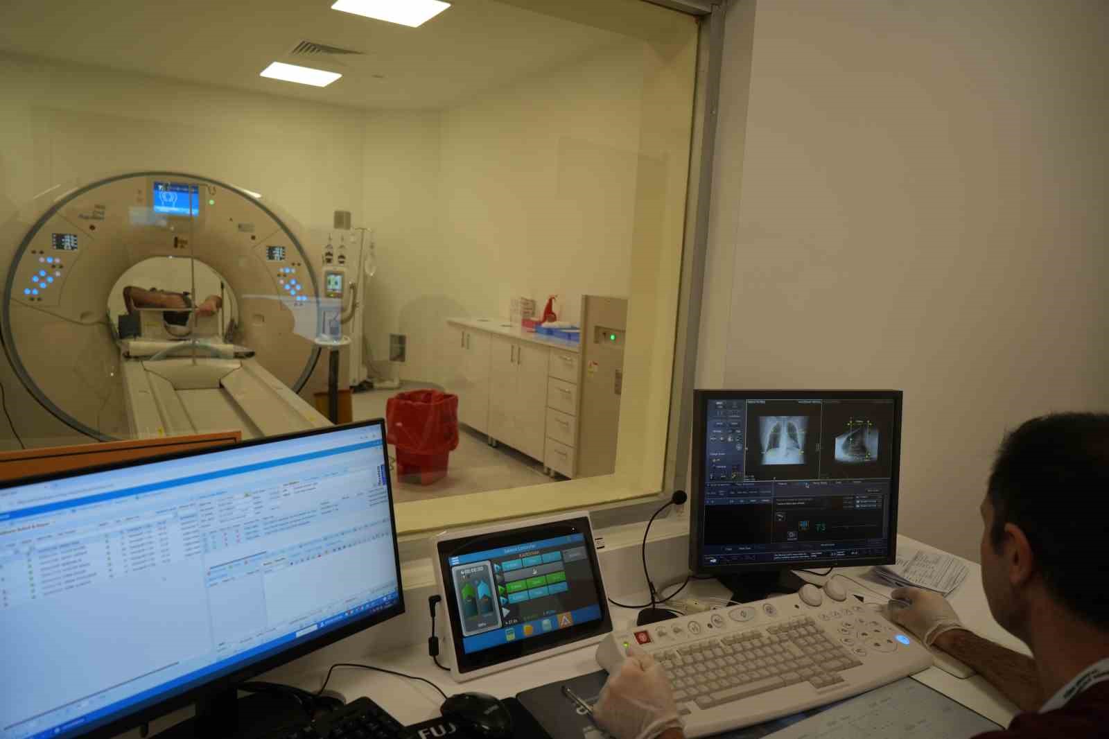 Türkiye’de 4 merkezde var: Sanal anjiyografi yapabilen yapay zekalı tomografi Samsun’da
Türkiye’de 4 merkezde var: Sanal anjiyografi yapabilen yapay zekalı tomografi Samsun’da