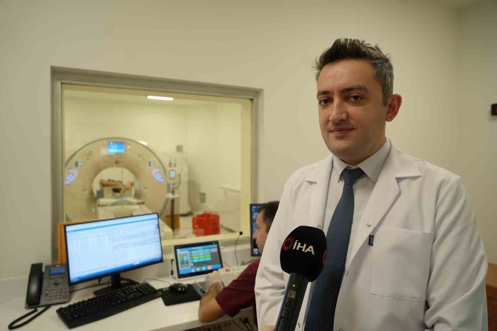 Türkiye’de 4 merkezde var: Sanal anjiyografi yapabilen yapay zekalı tomografi Samsun’da
Türkiye’de 4 merkezde var: Sanal anjiyografi yapabilen yapay zekalı tomografi Samsun’da