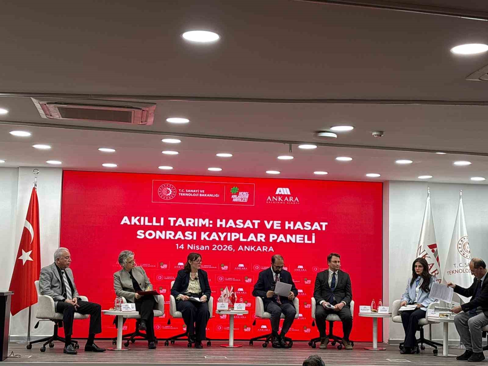 Türkiye’de gıda kayıplarına karşı ‘Akıllı Tarım Paneli’ başladı
Türkiye’de gıda kayıplarına karşı ‘Akıllı Tarım Paneli’ başladı