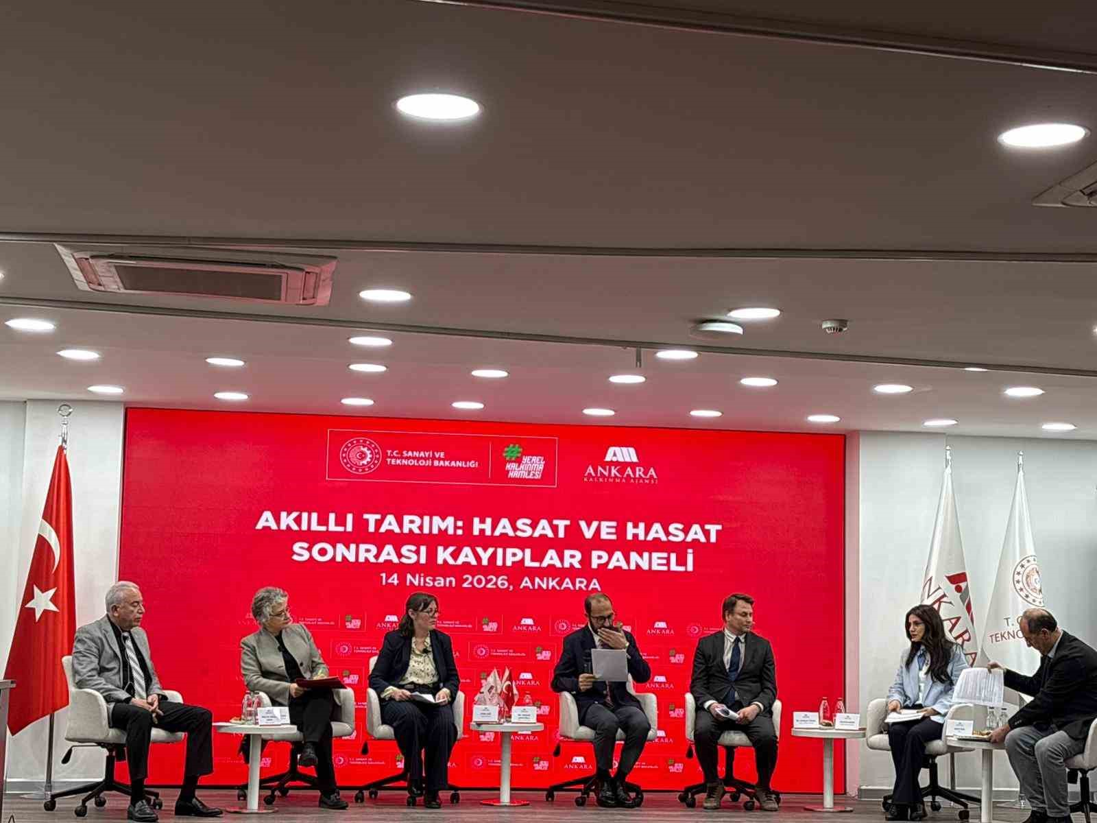 Türkiye’de gıda kayıplarına karşı ‘Akıllı Tarım Paneli’ başladı
Türkiye’de gıda kayıplarına karşı ‘Akıllı Tarım Paneli’ başladı