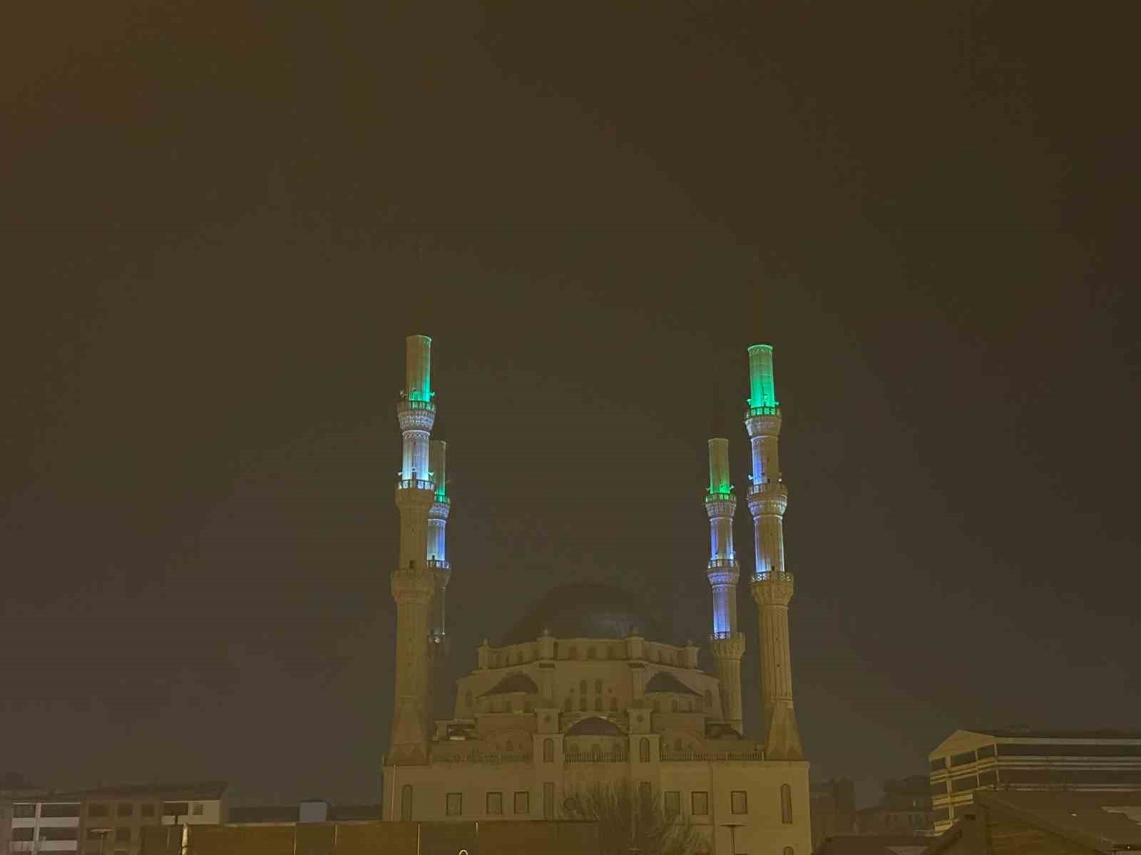 Türkiye’de havası en kirli il ocak ayında da Iğdır oldu
Türkiye’de havası en kirli il ocak ayında da Iğdır oldu