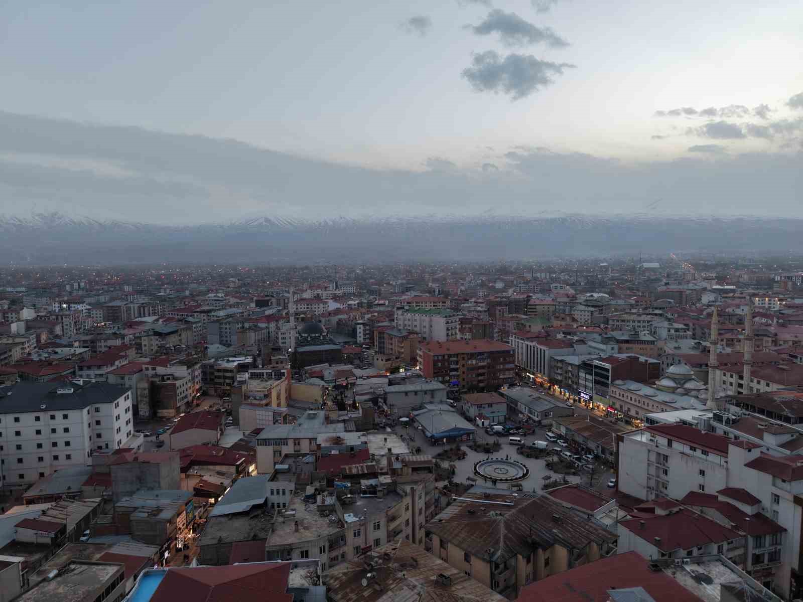 Türkiye’de ilk iftar Iğdır’da yapıldı

