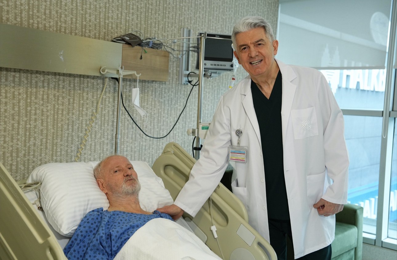 Türkiye’de ilk kez görülen dev anevrizma neştersiz iyileşti
