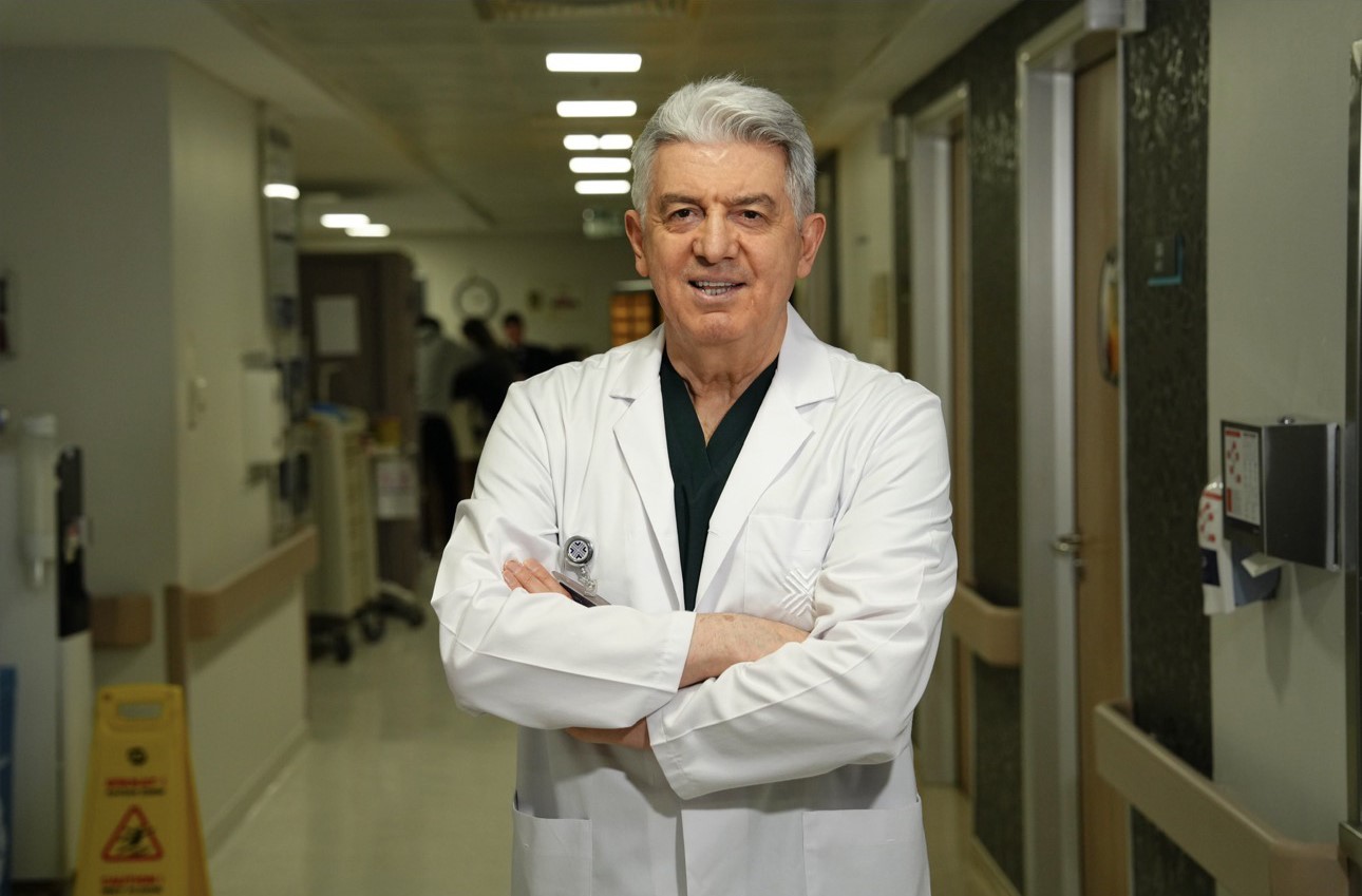 Türkiye’de ilk kez görülen dev anevrizma neştersiz iyileşti
