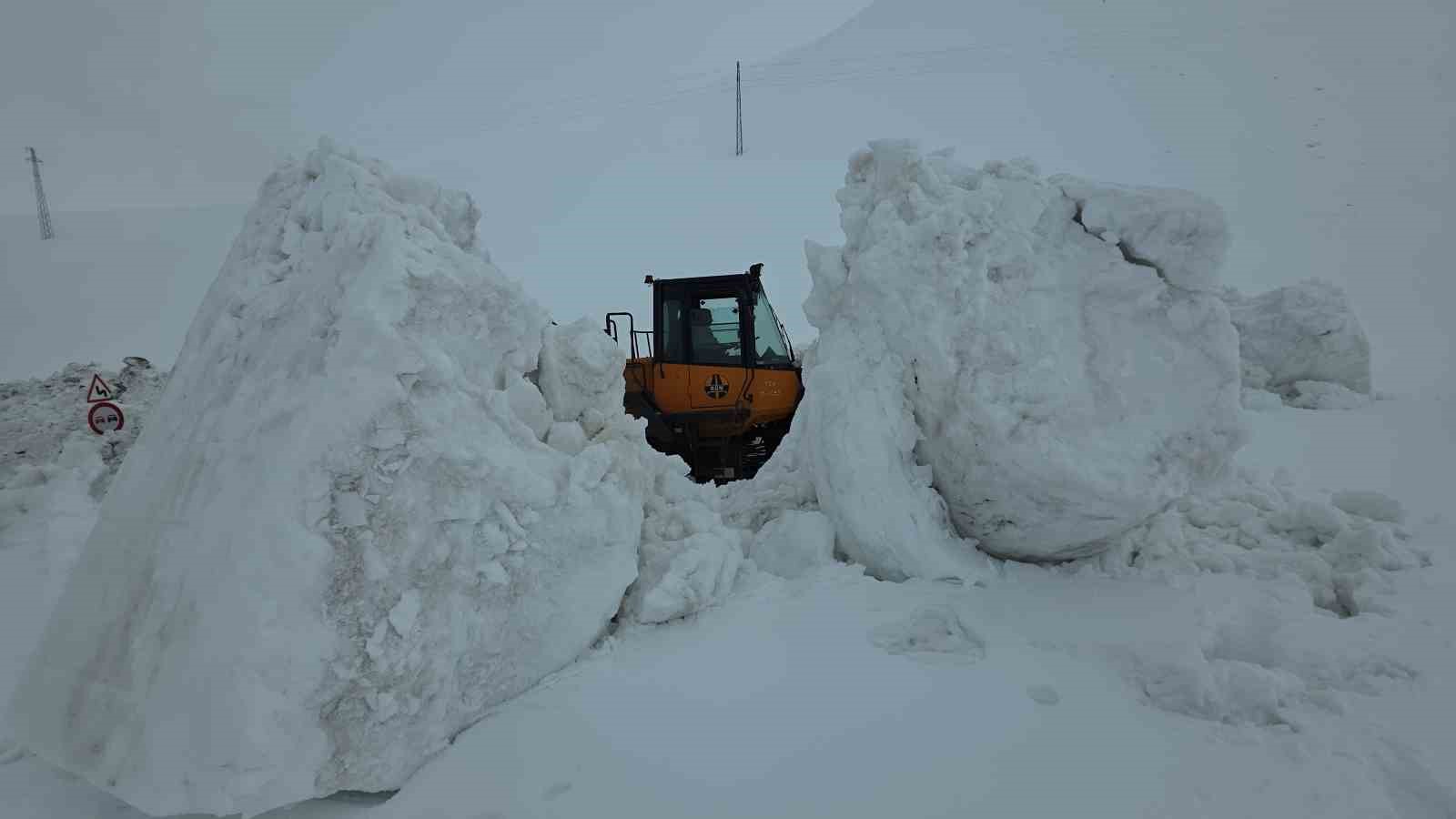 Türkiye’de kar rekoru: Kar kalınlığı 4 metreye yaklaştı
