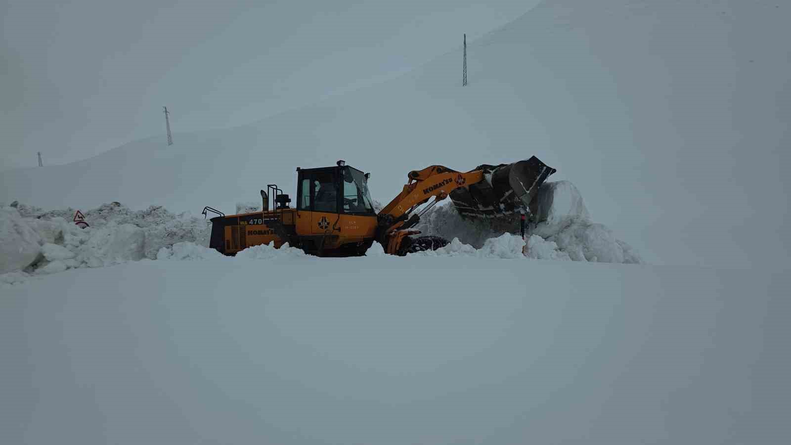 Türkiye’de kar rekoru: Kar kalınlığı 4 metreye yaklaştı
