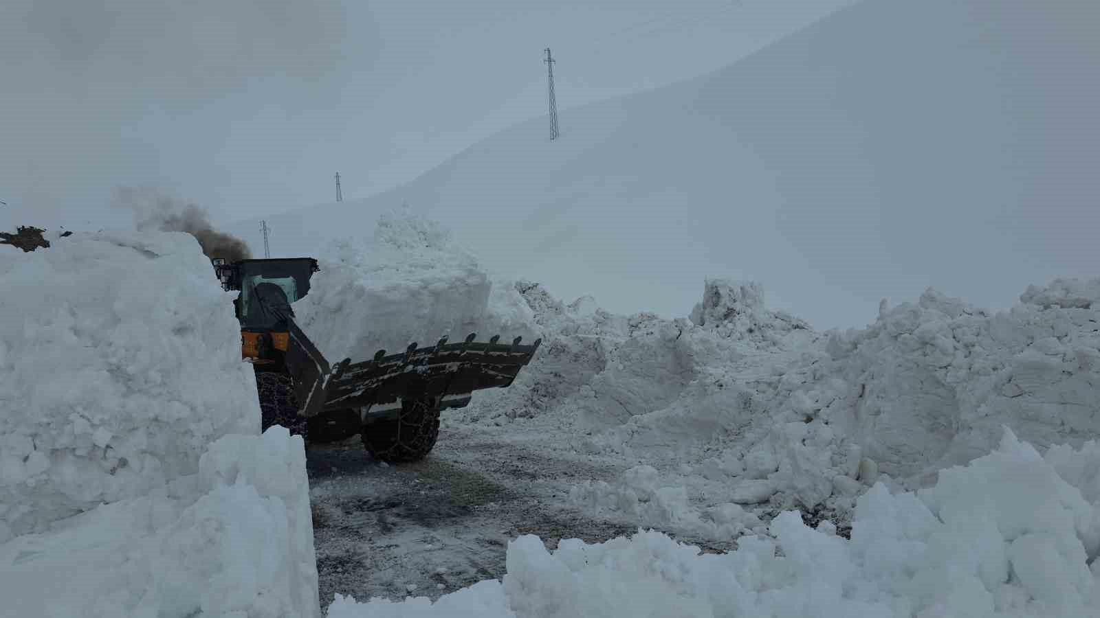Türkiye’de kar rekoru: Kar kalınlığı 4 metreye yaklaştı

