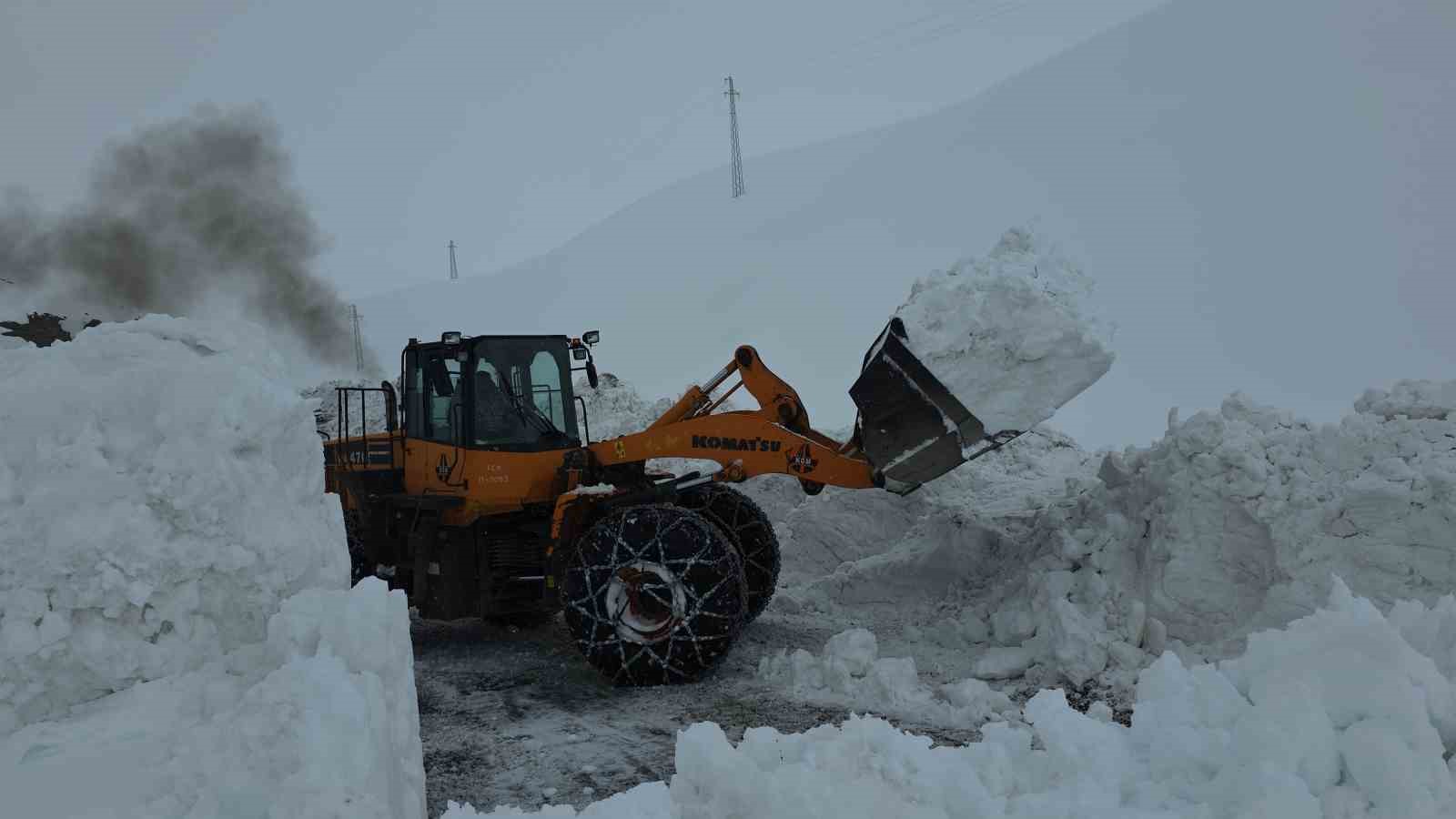 Türkiye’de kar rekoru: Kar kalınlığı 4 metreye yaklaştı
