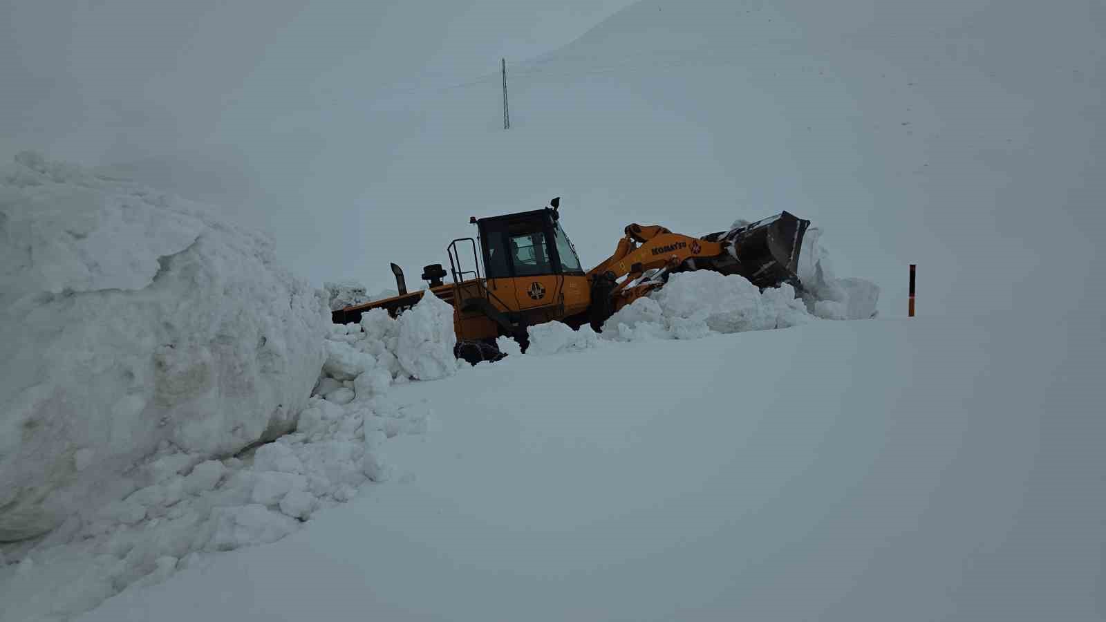 Türkiye’de kar rekoru: Kar kalınlığı 4 metreye yaklaştı

