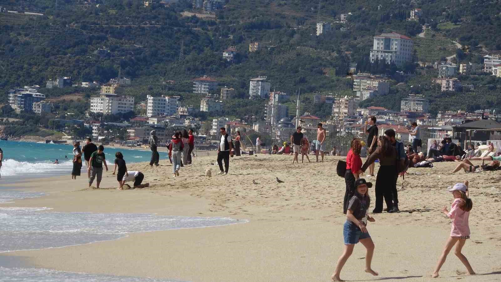 Türkiye’de kış Antalya’da yaz
