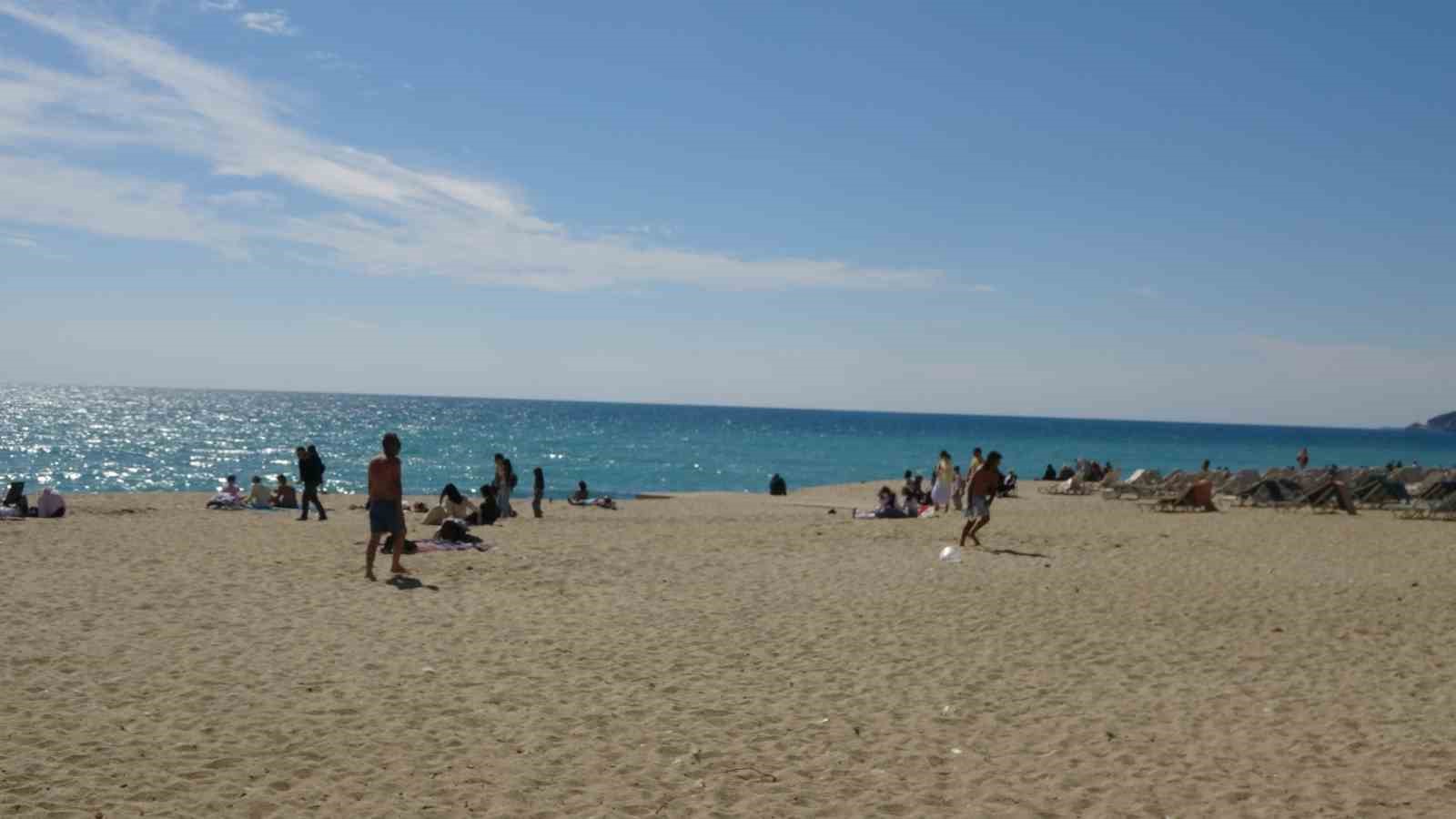 Türkiye’de kış Antalya’da yaz
