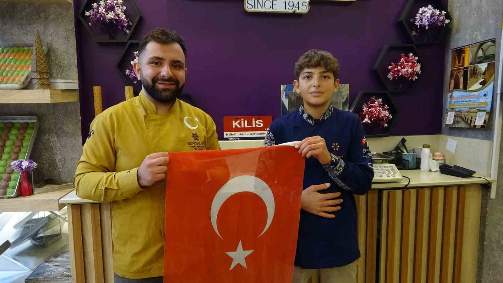 Türkiye’de öğrendikleri katmeri Suriye’ye taşıyacaklar
Türkiye’de öğrendikleri katmeri Suriye’ye taşıyacaklar