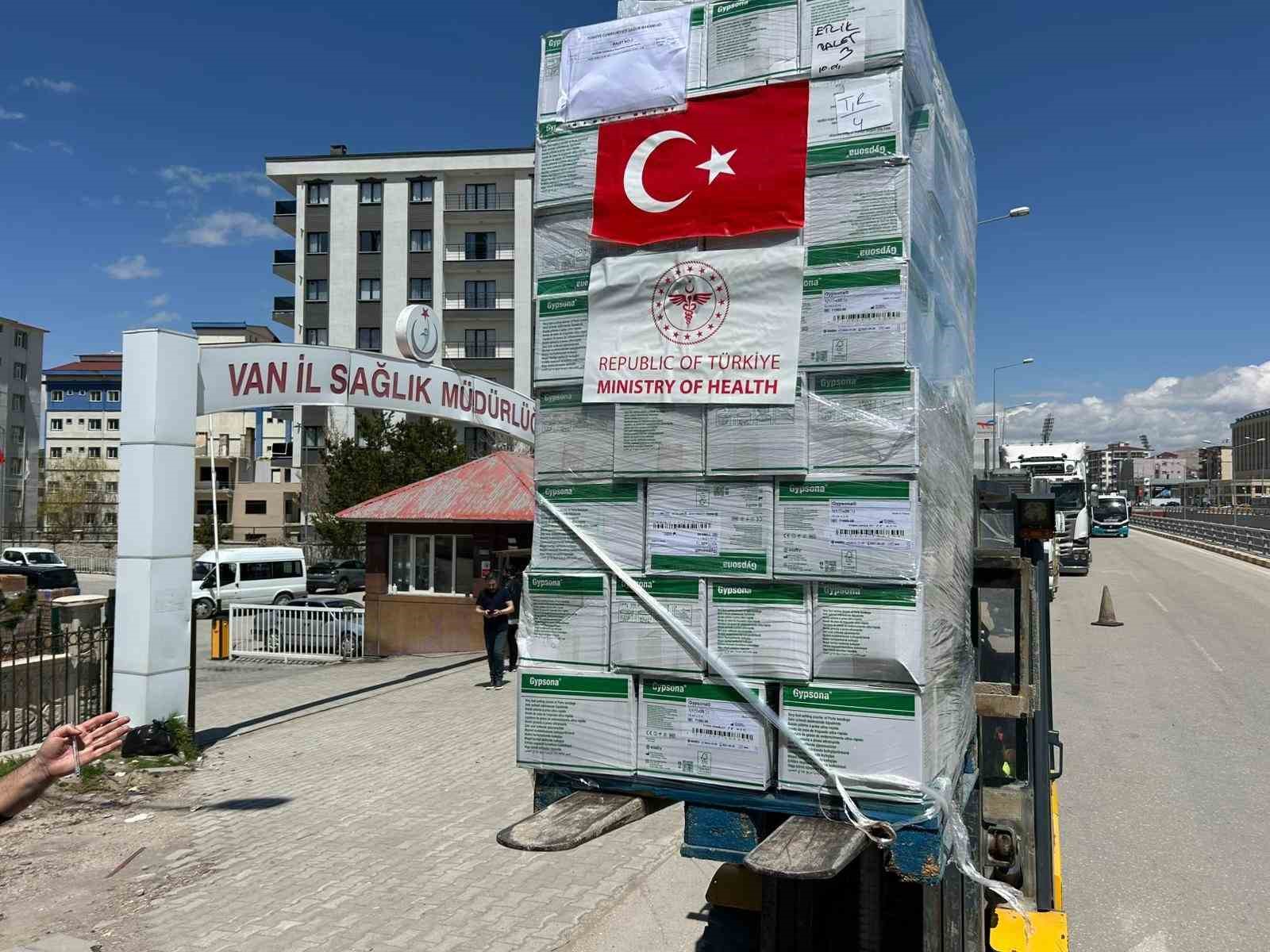 Türkiye’den İran’a sağlık desteği: Van’dan gönderilen yardım tırı sayısı 9 oldu
