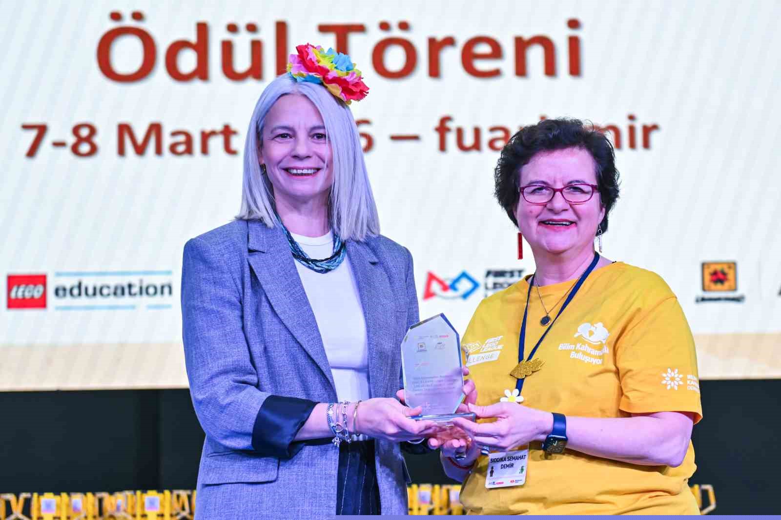 Türkiye’nin bilim kahramanları Fuar İzmir’de yarıştı
