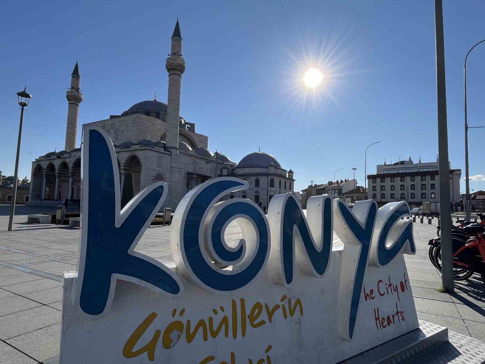 Türkiye’nin dört bir yanında kar, Konya’da güneş var
