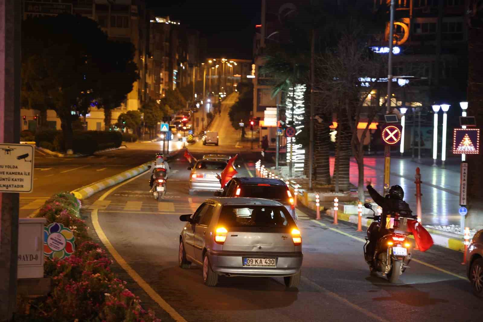 Türkiye’nin Dünya Kupası’na katılması, Aydın’da konvoyla kutlandı
