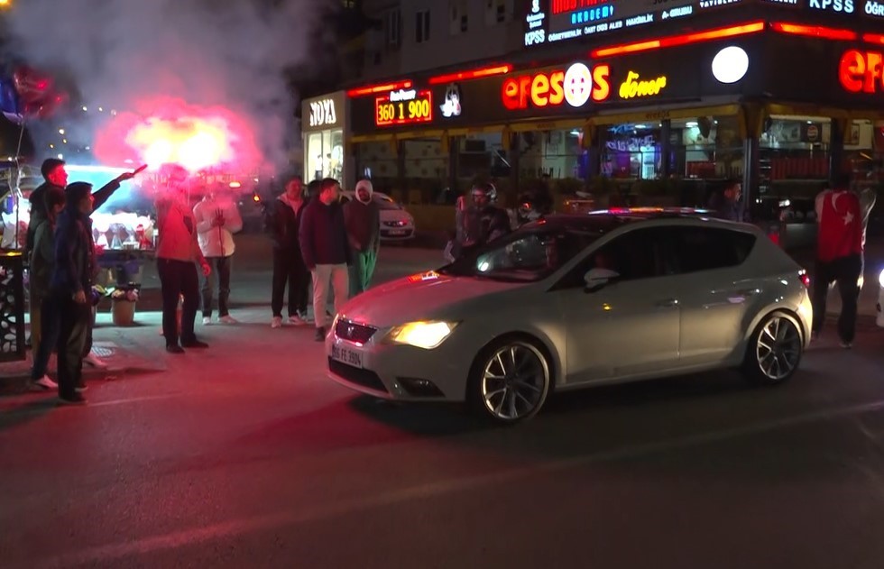 Türkiye’nin Dünya Kupası’na katılması Gaziantep’te coşkuyla kutlandı
