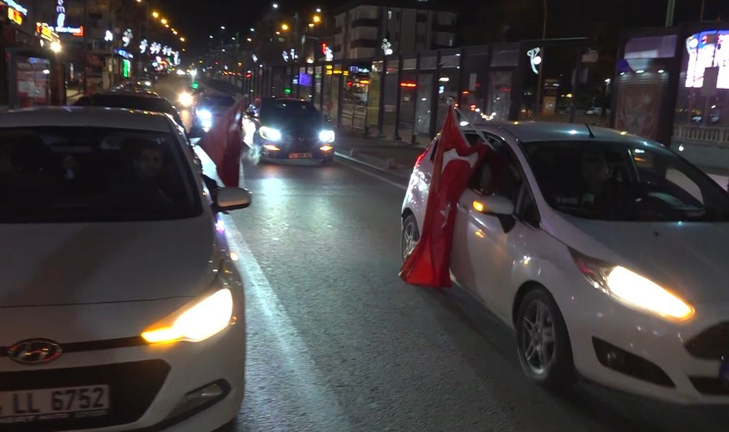 Türkiye’nin Dünya Kupası’na katılması Gaziantep’te coşkuyla kutlandı
