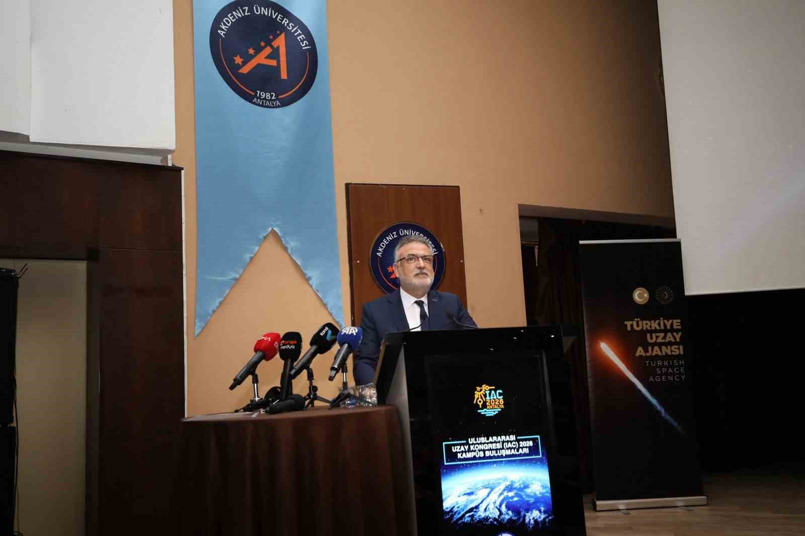 Türkiye’nin ilk astronotu Alper Gezeravcı: "Ay’a gitmek üzere ikinci görevin eşiğine gelmiştik, Mart ayına ötelendi şu anda"
