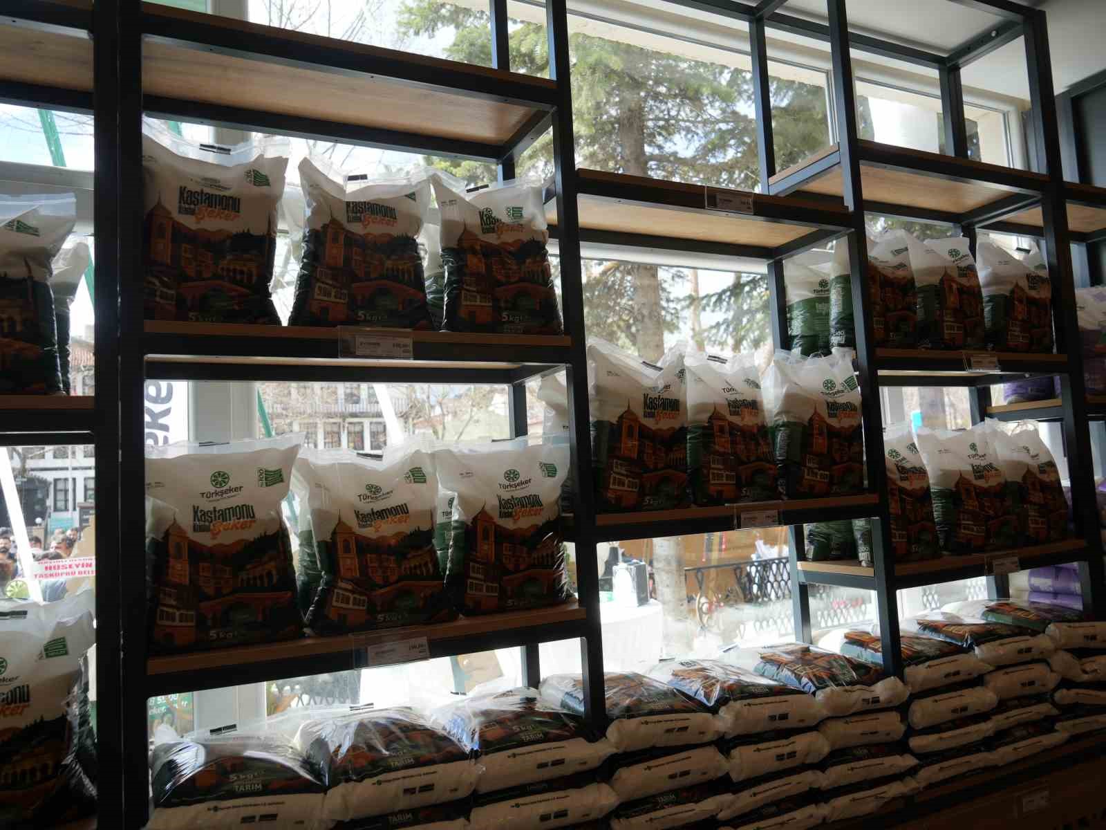 Türkiye’nin ilk ‘ekolojik market’i açıldı
