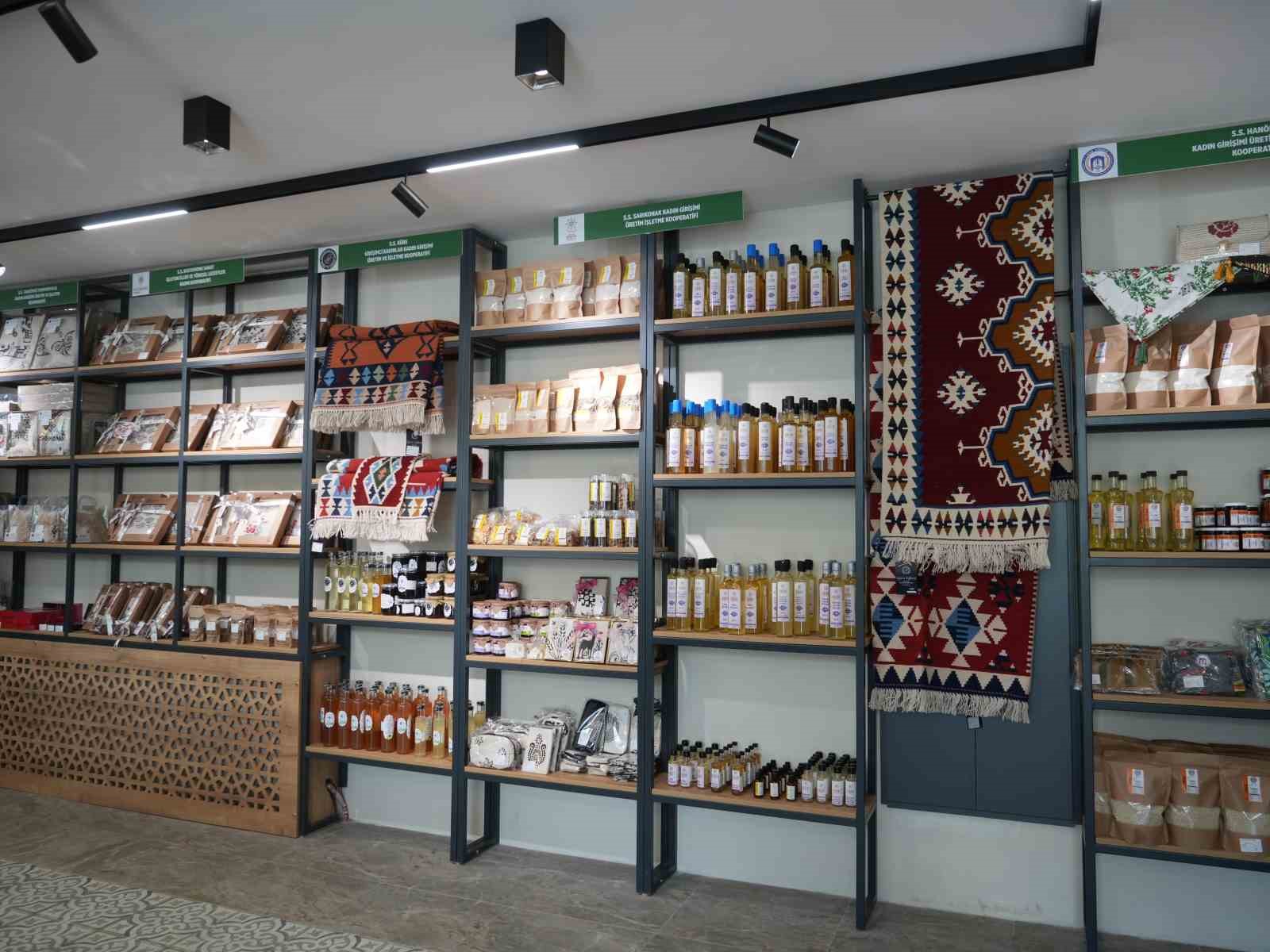 Türkiye’nin ilk ‘ekolojik market’i açıldı
