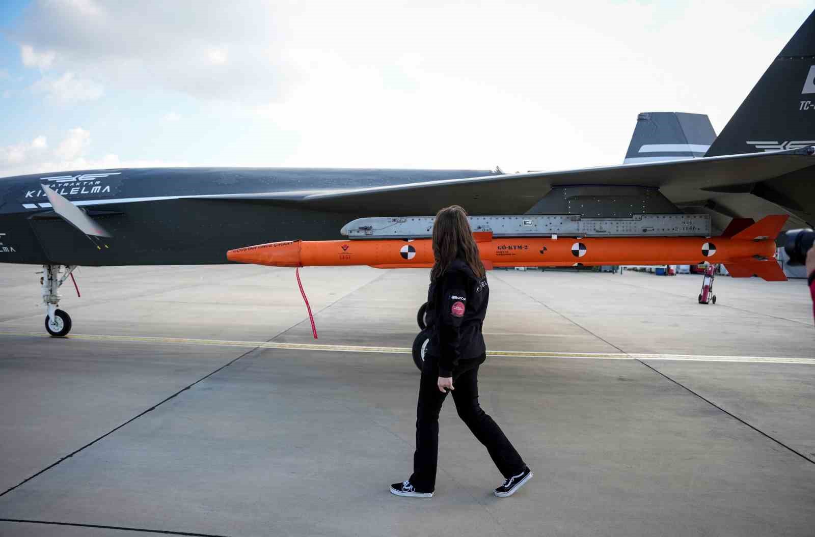 Türkiye’nin ilk insansız savaş uçağı KIZILELMA’nın kadın pilotu
