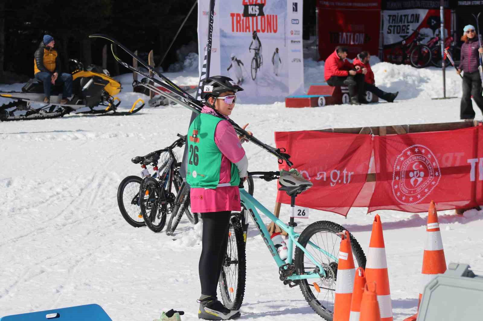 Türkiye’nin ilk kış triatlonu Bolu’da yapıldı
