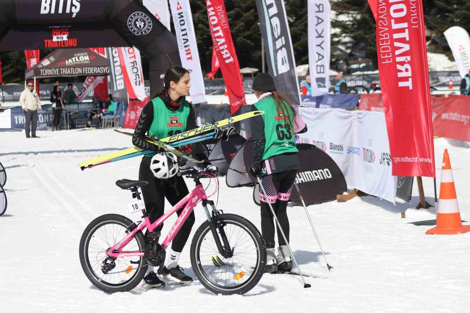 Türkiye’nin ilk kış triatlonu Bolu’da yapıldı
