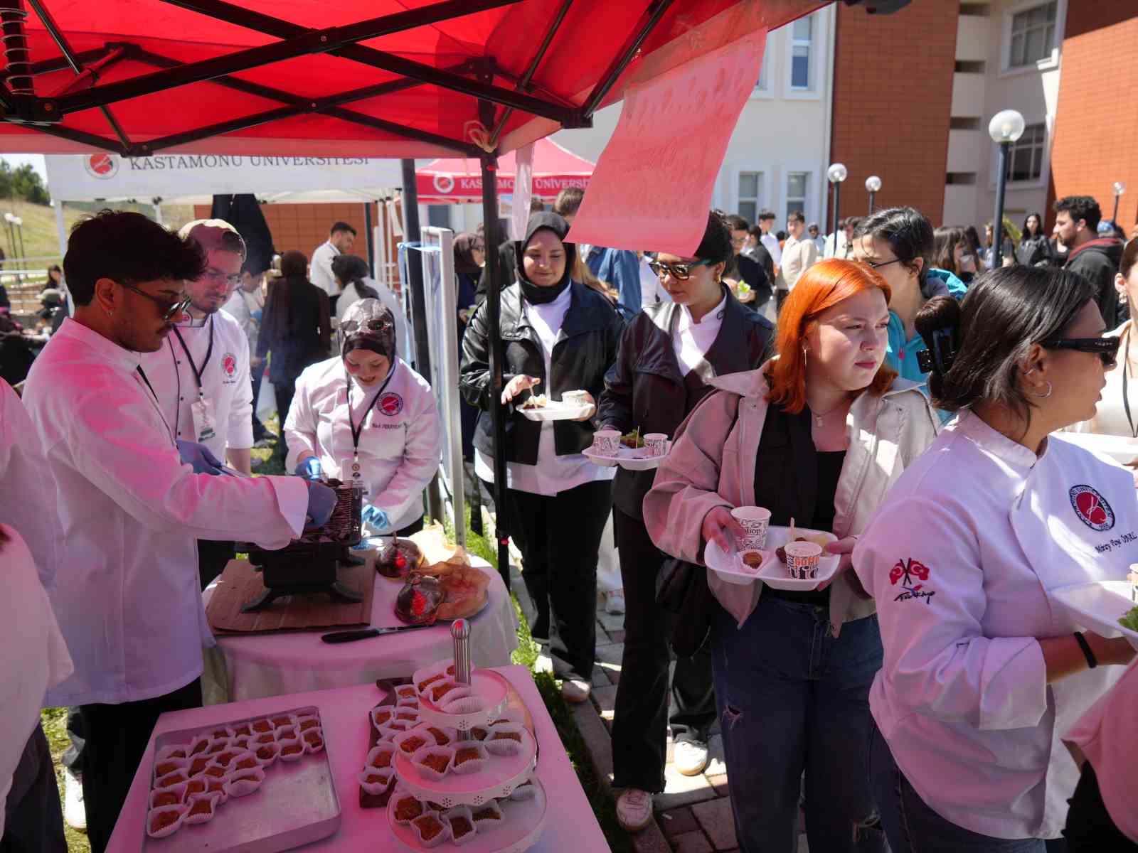 Türkiye’nin lezzetleri Kastamonu’da buluştu, öğrenciler yoğun ilgi gösterdi
