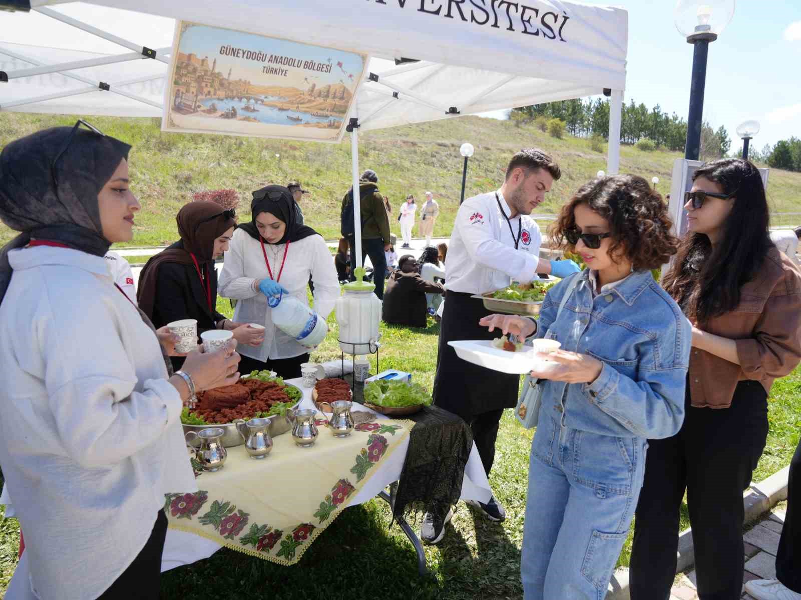 Türkiye’nin lezzetleri Kastamonu’da buluştu, öğrenciler yoğun ilgi gösterdi
