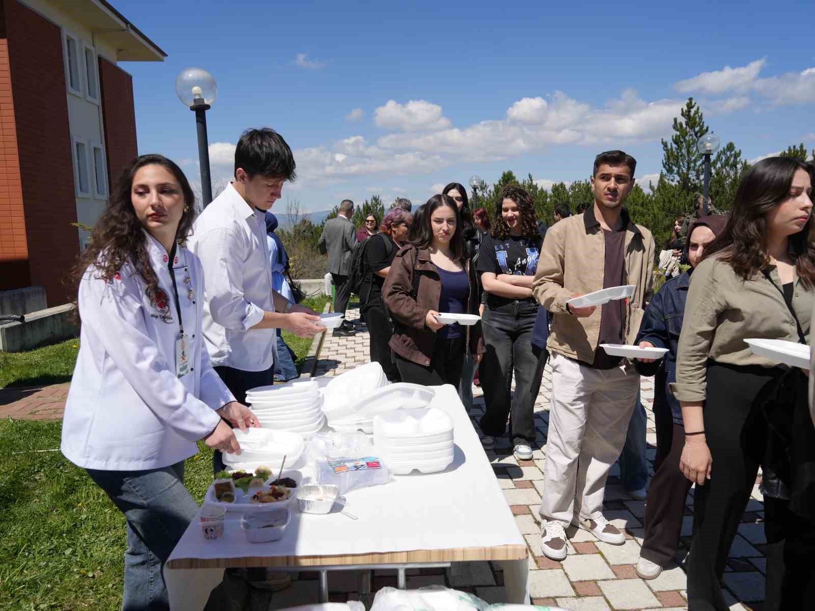 Türkiye’nin lezzetleri Kastamonu’da buluştu, öğrenciler yoğun ilgi gösterdi
