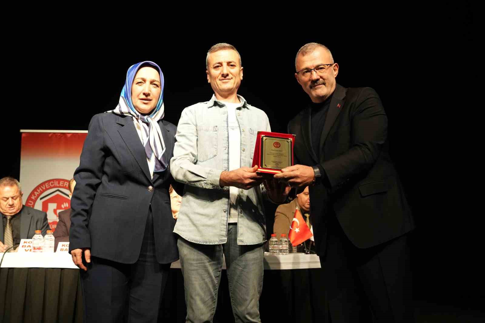 Türkiye’nin tek kadın kahveciler odası başkanı 3. kez seçildi
