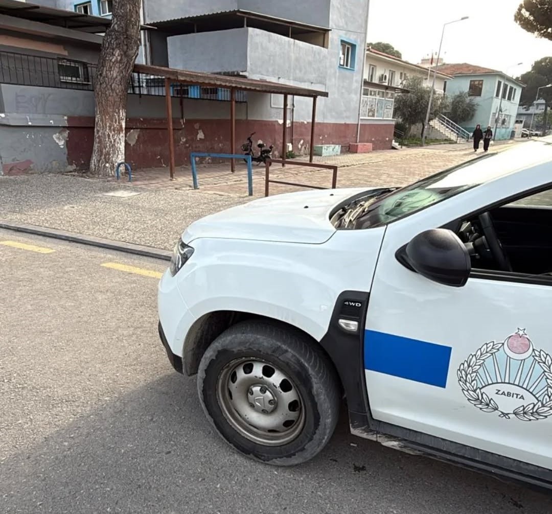 Türkiye’ye örnek olacak uygulama sürüyor: "Zabıta ekiplerinin okul nöbeti"
