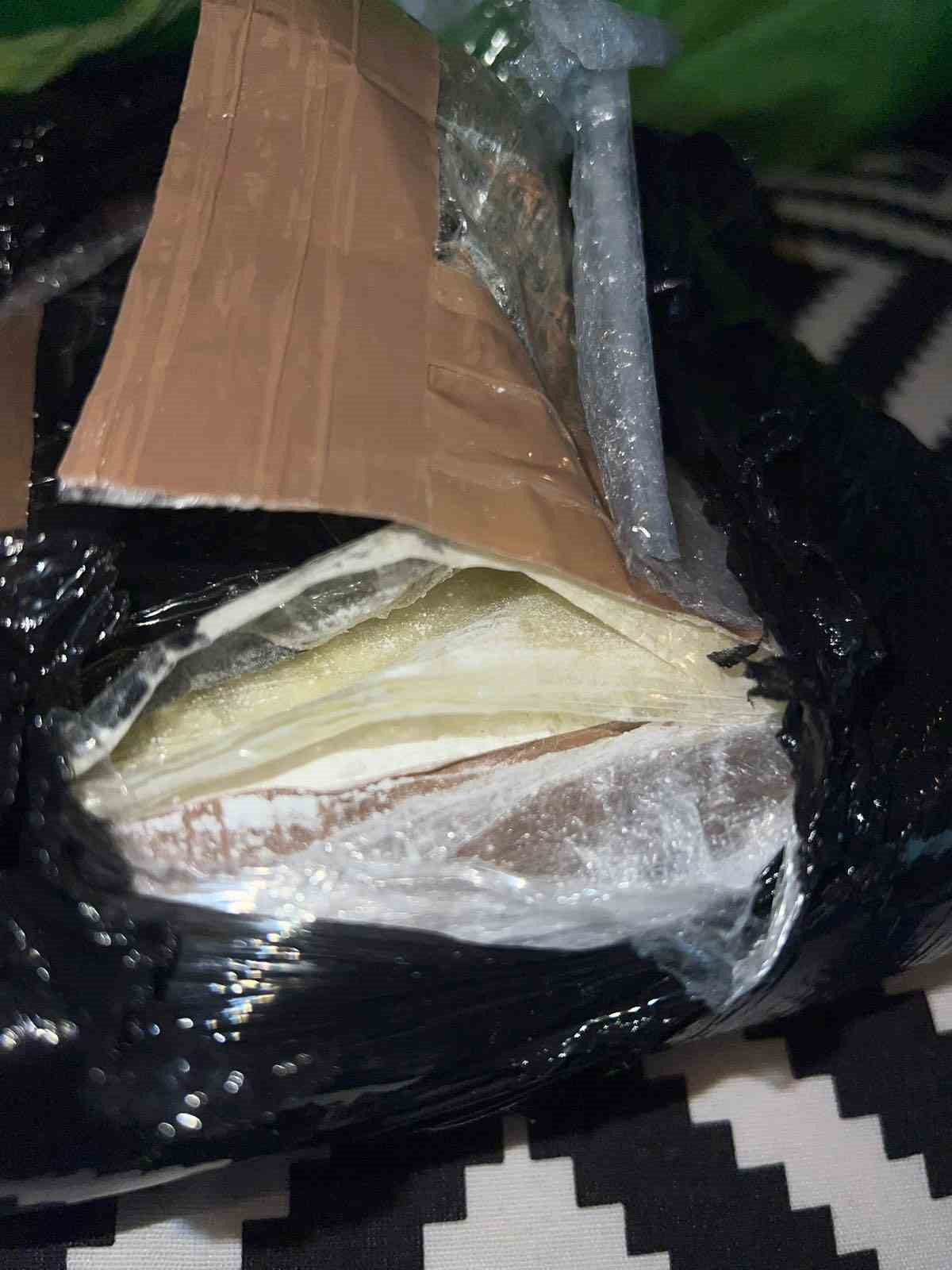 Türkiye’ye sokulmak istenen 11 kilo 180 gram kokain ve 5 kilo altın sınırda yakalandı
