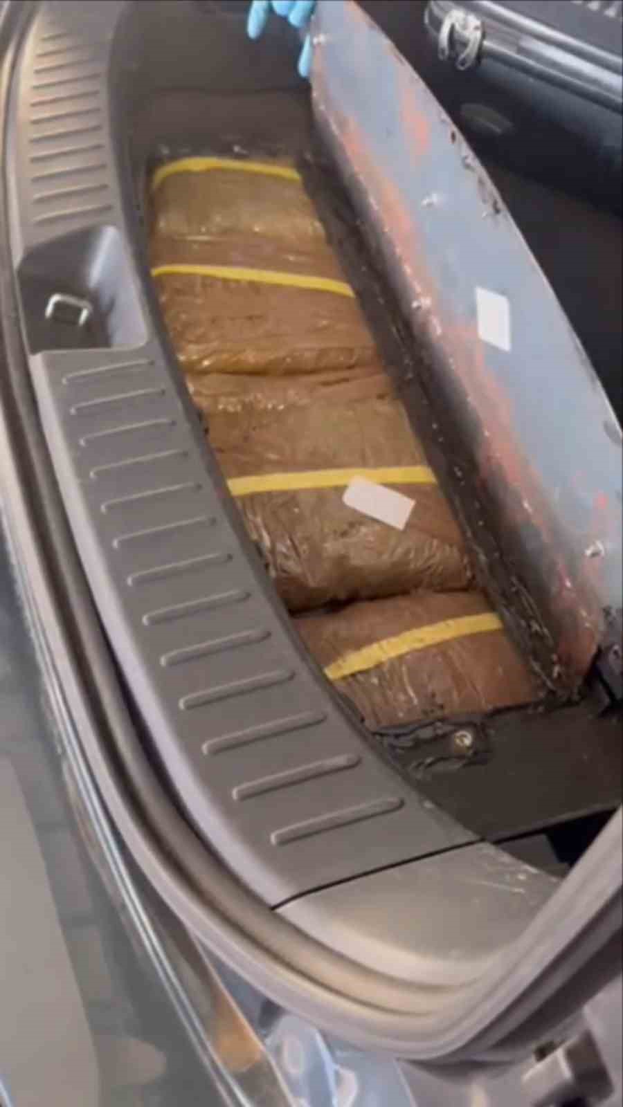 Türkiye’ye sokulmak istenen 45 kilo 760 gram esra sınırda yakalandı
