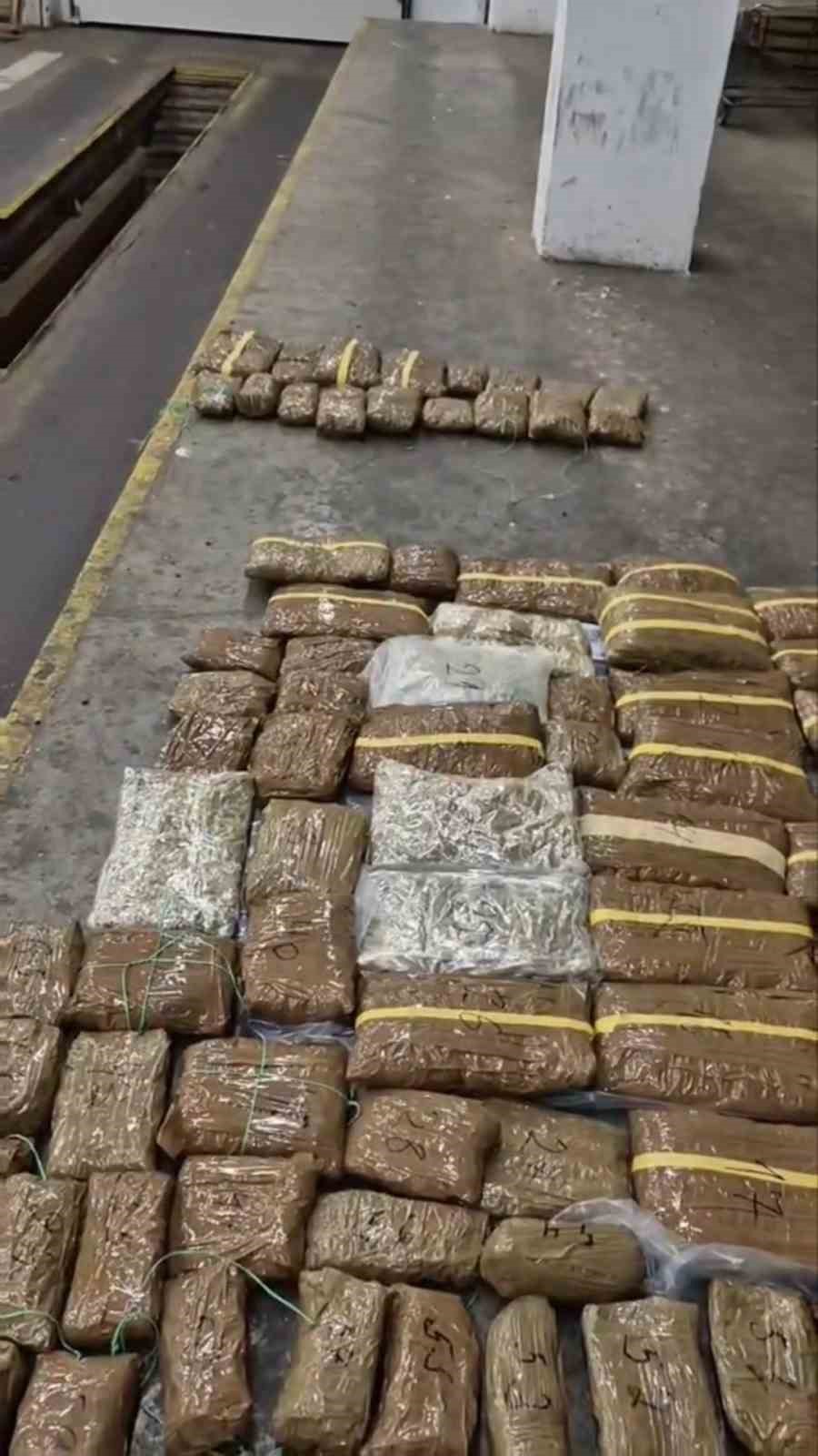 Türkiye’ye sokulmak istenen 45 kilo 760 gram esra sınırda yakalandı
