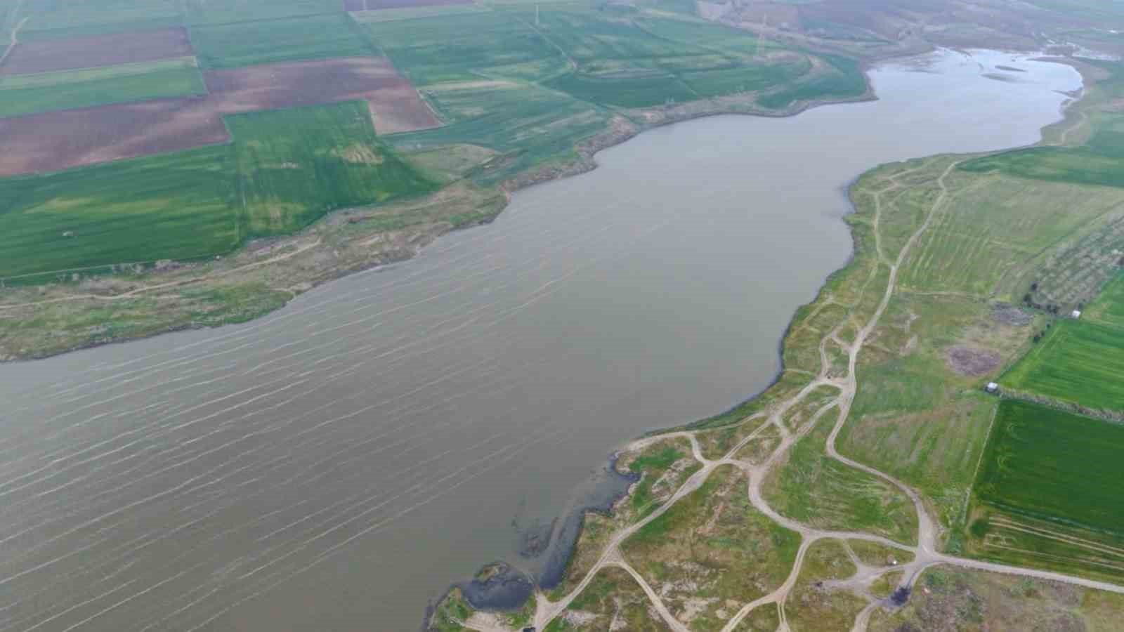 Türkmenli Göleti’nde algasid dozlama ile su kalitesi artırılıyor
