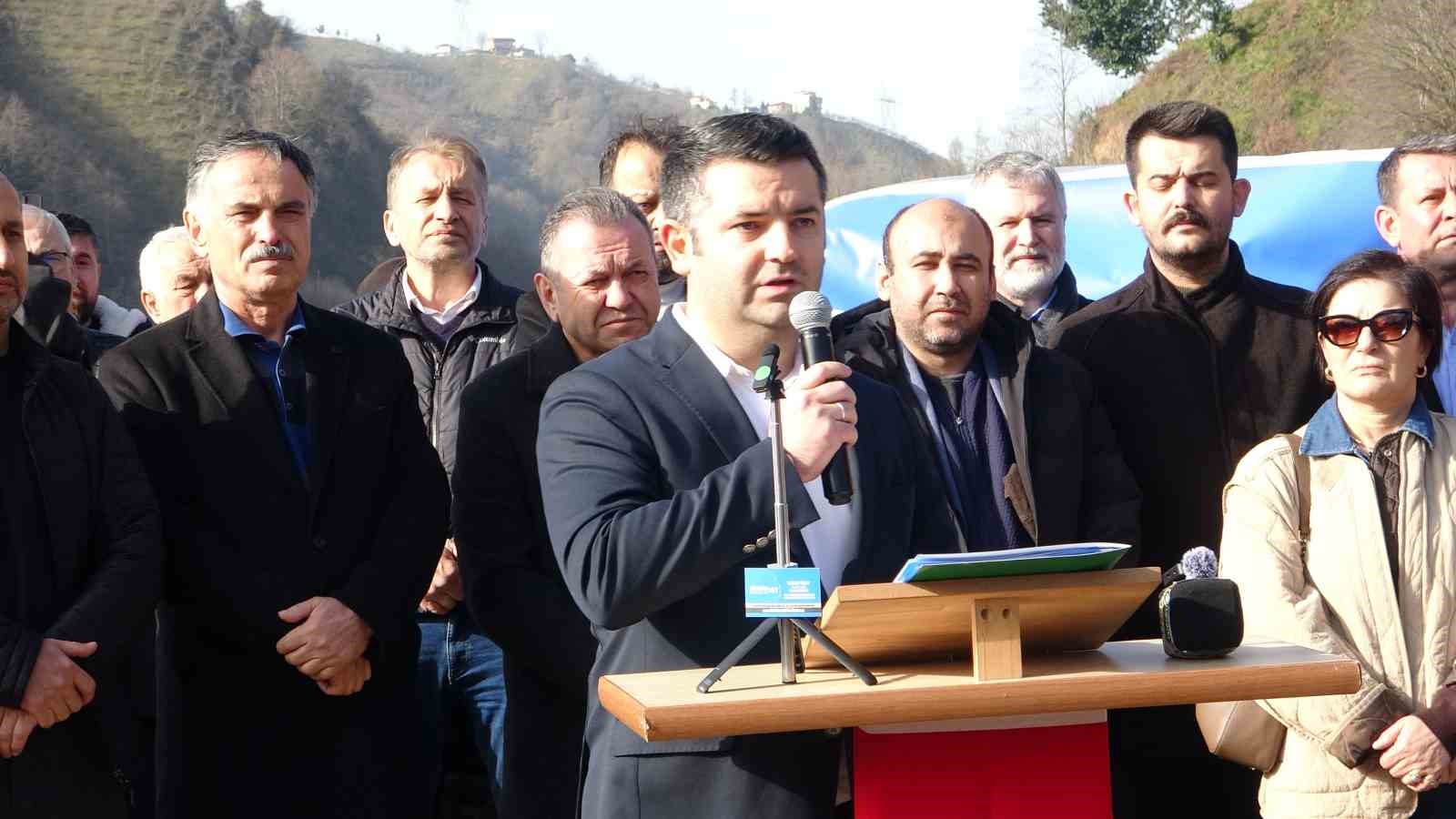 Türkülere konu olan Gelevera Deresi kenarına yapılması planlanan çöp depolama alanına tepki
