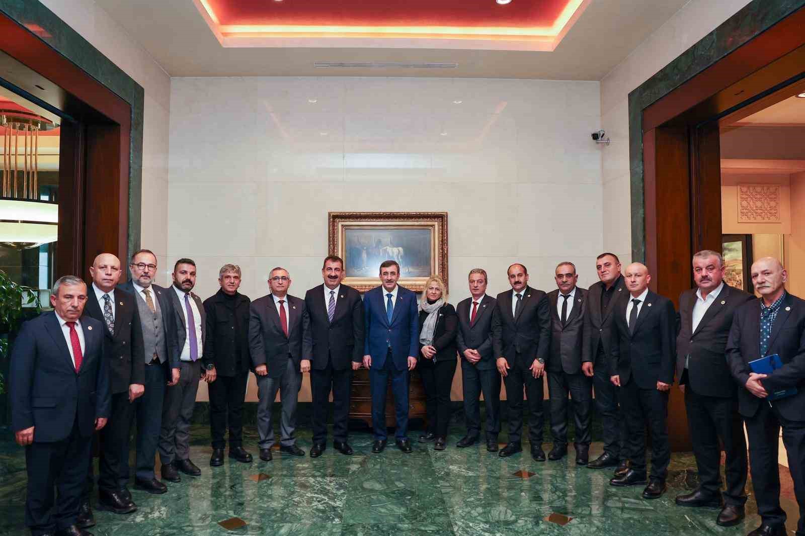 TÜRKYED Başkanı Çelik, Cumhurbaşkanı Yardımcısı  Yılmaz’a, küçükbaş hayvan yetiştiricilerinin sorunlarını anlattı
